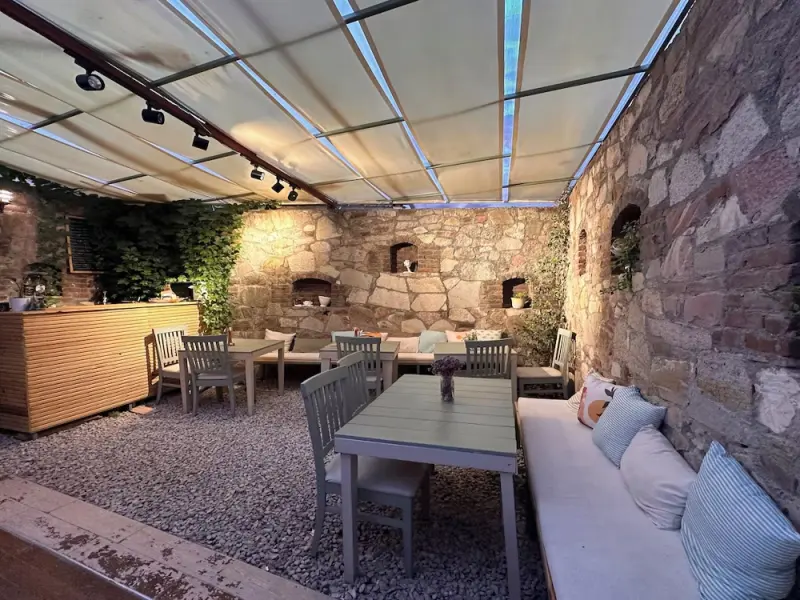 Hanole Guest House 2