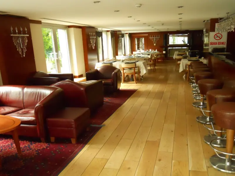 Hotel Midi 12