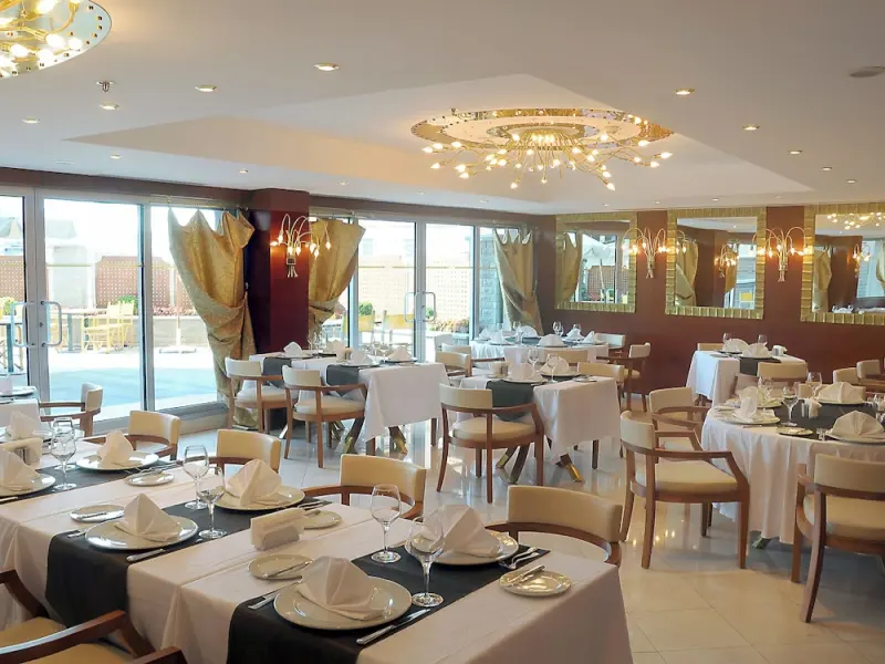 Hotel Midi 7