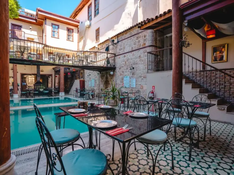 Mediterra Art Hotel 6