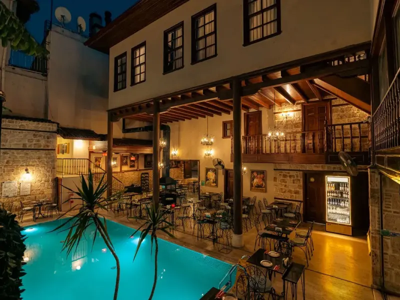 Mediterra Art Hotel 7