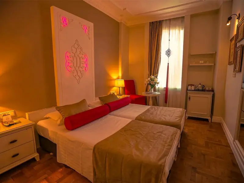 Avicenna Hotel 43