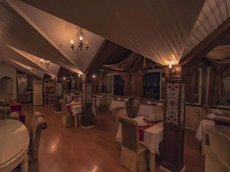 Avicenna Hotel 44