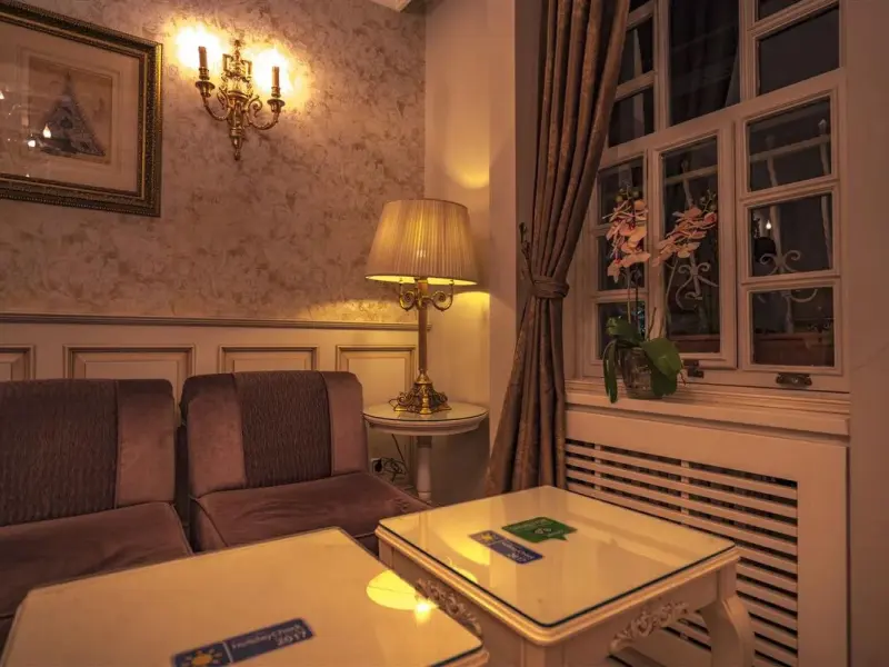 Avicenna Hotel 59