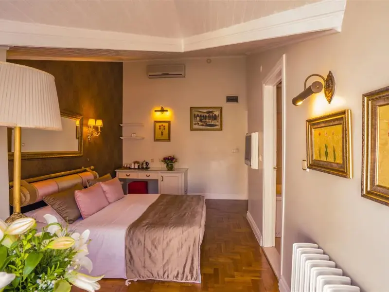 Avicenna Hotel 61