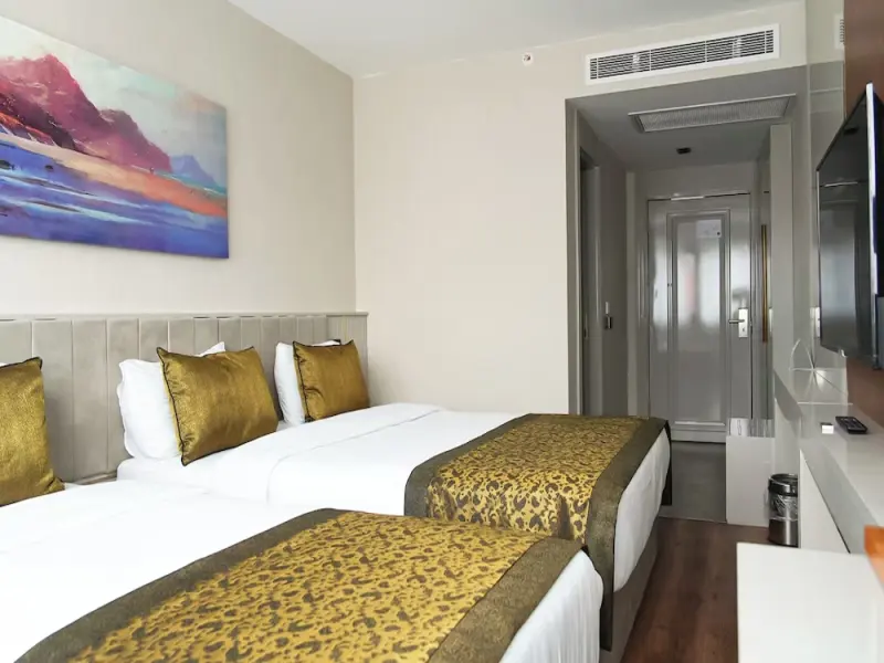 Sky Hill Hotel 12