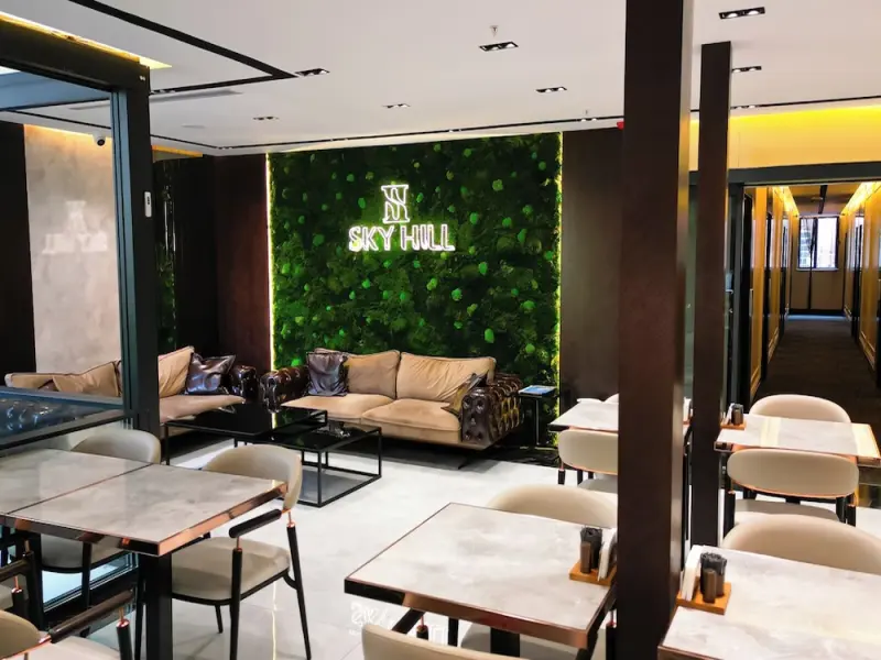 Sky Hill Hotel 28