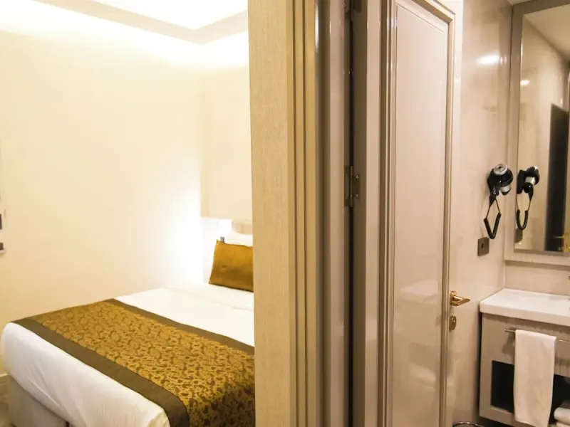 Sky Hill Hotel 38