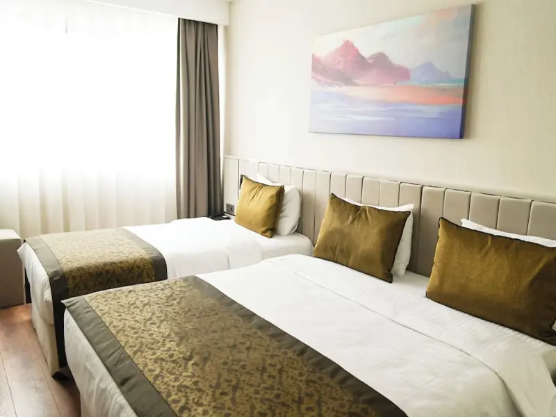 Sky Hill Hotel 4