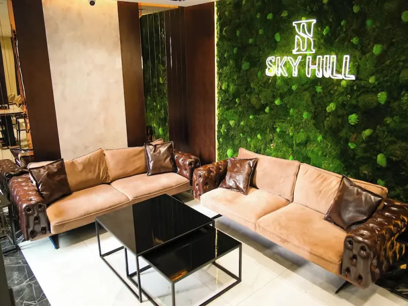 Sky Hill Hotel 8