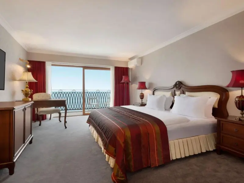 La Quinta by Wyndham Giresun 17