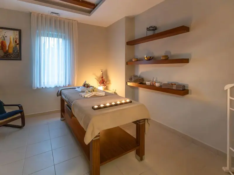 Bonjur Hotel Thermal & Wellness Club 26