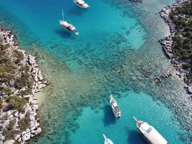 Leonis Hotel 26