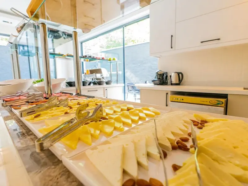 Leonis Hotel 6