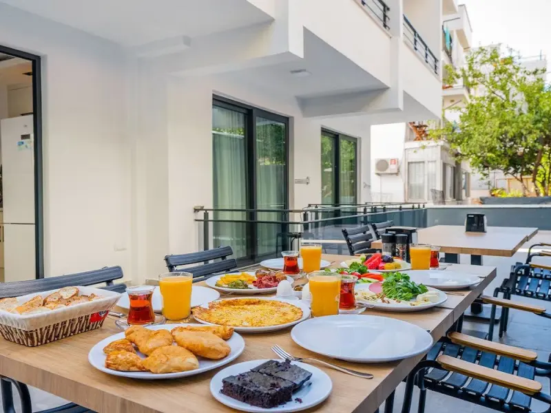 Leonis Hotel 7