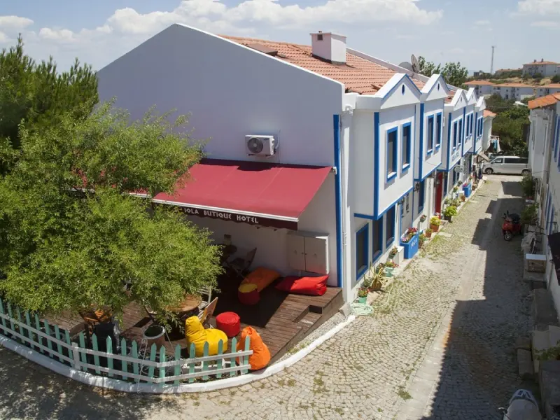 Iola Otel 20