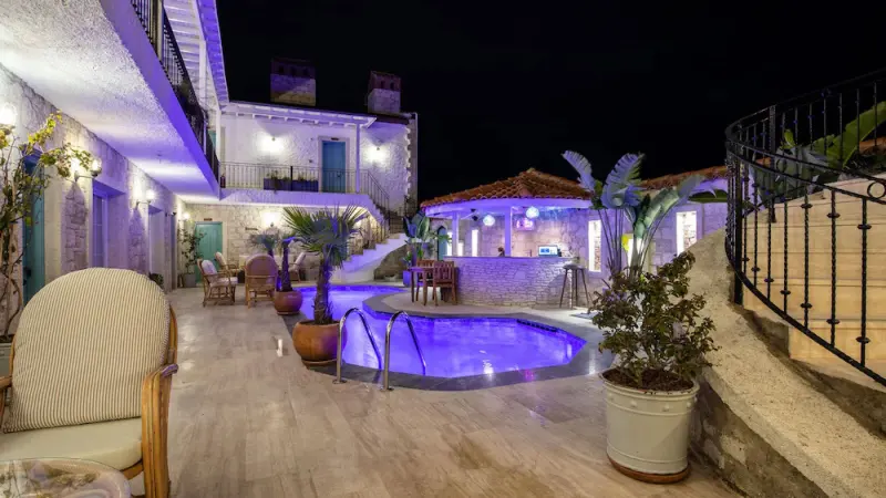 Avlu Alaçatı Butik Otel 24