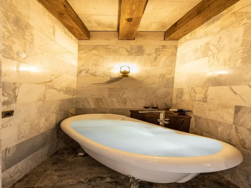Foremanson Cave Hotel 12