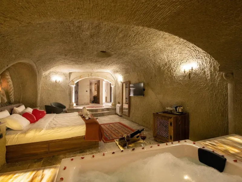 Foremanson Cave Hotel 14