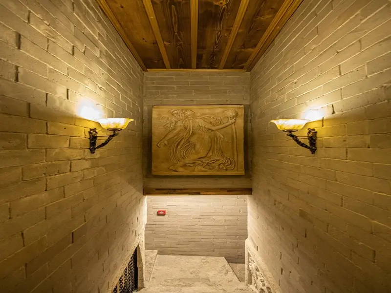 Foremanson Cave Hotel 21