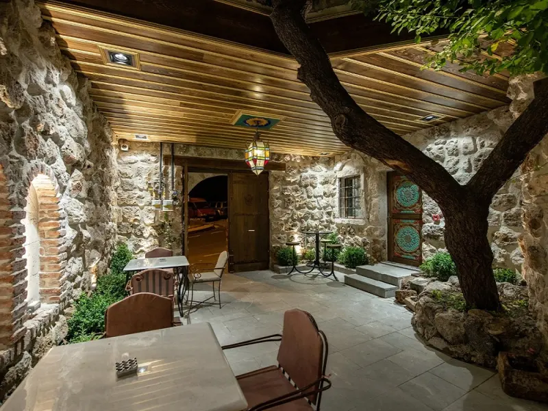 Foremanson Cave Hotel 3