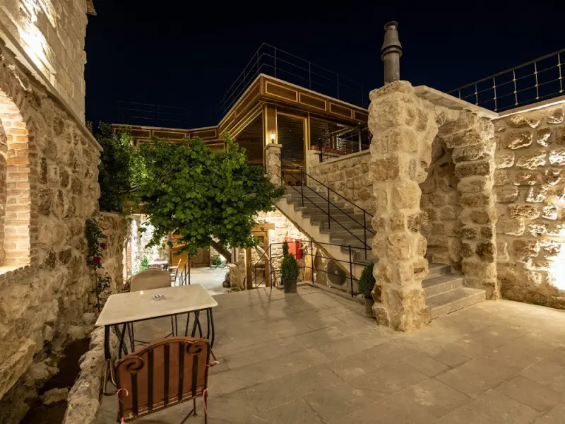 Foremanson Cave Hotel 6