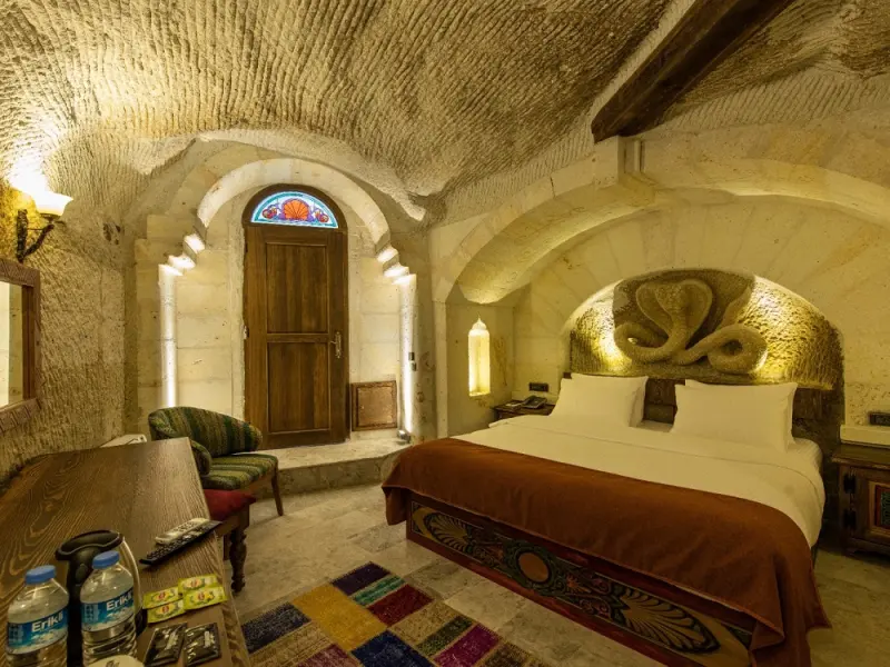 Foremanson Cave Hotel 9
