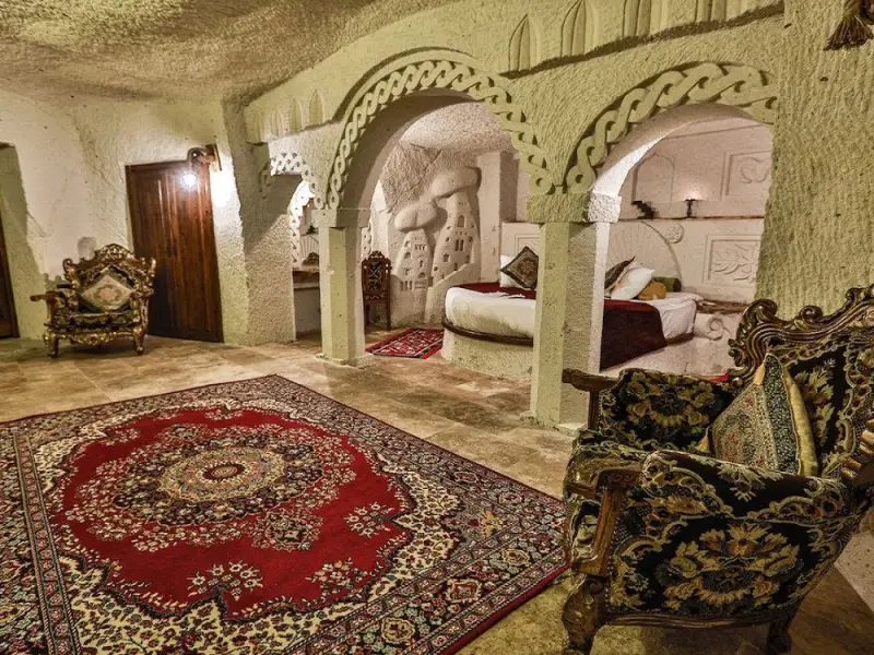 Nar Cave House 18