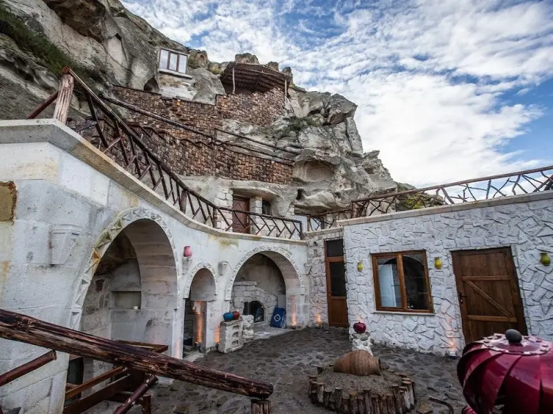 Nar Cave House 19