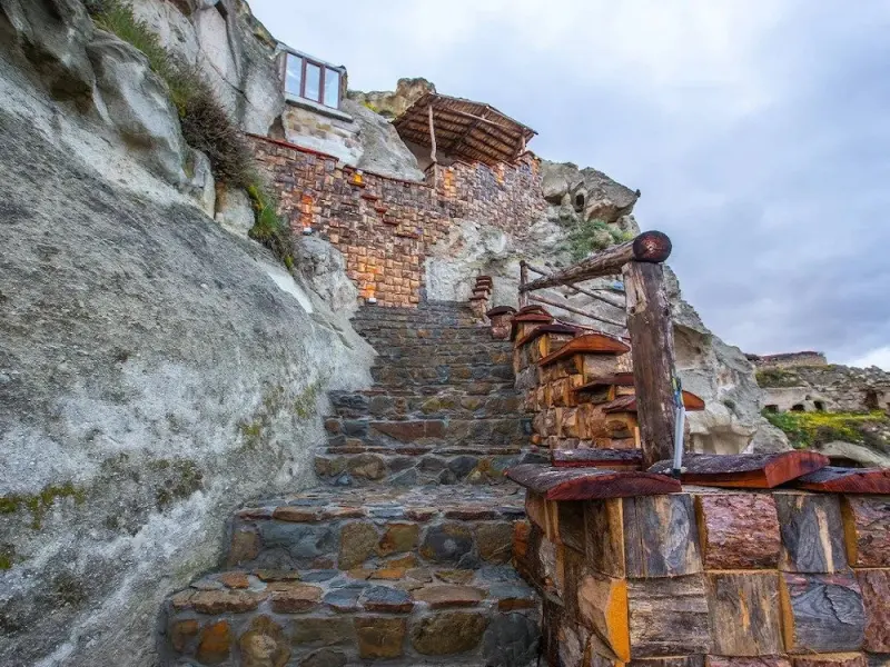 Nar Cave House 21