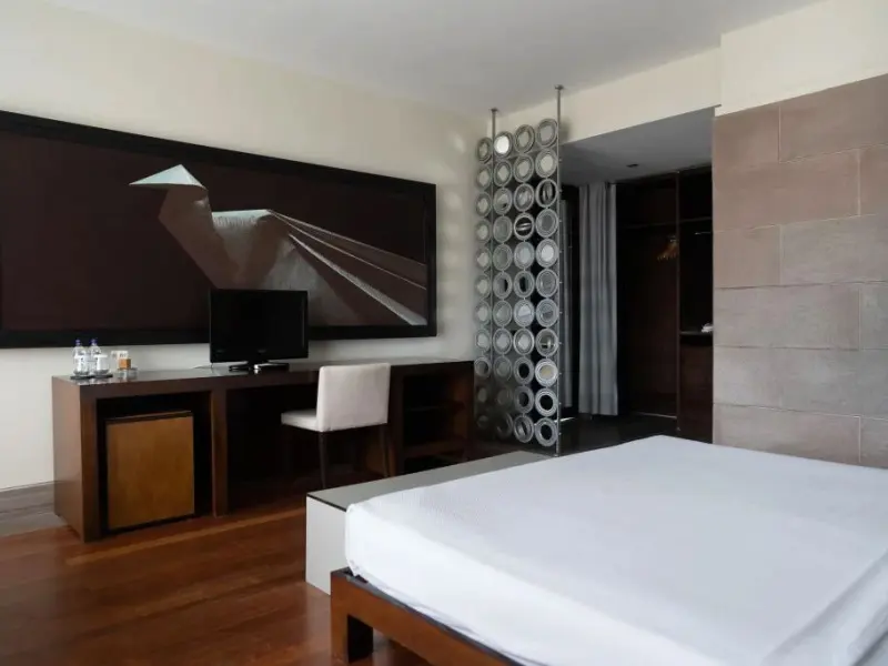 No81 Hotel 13