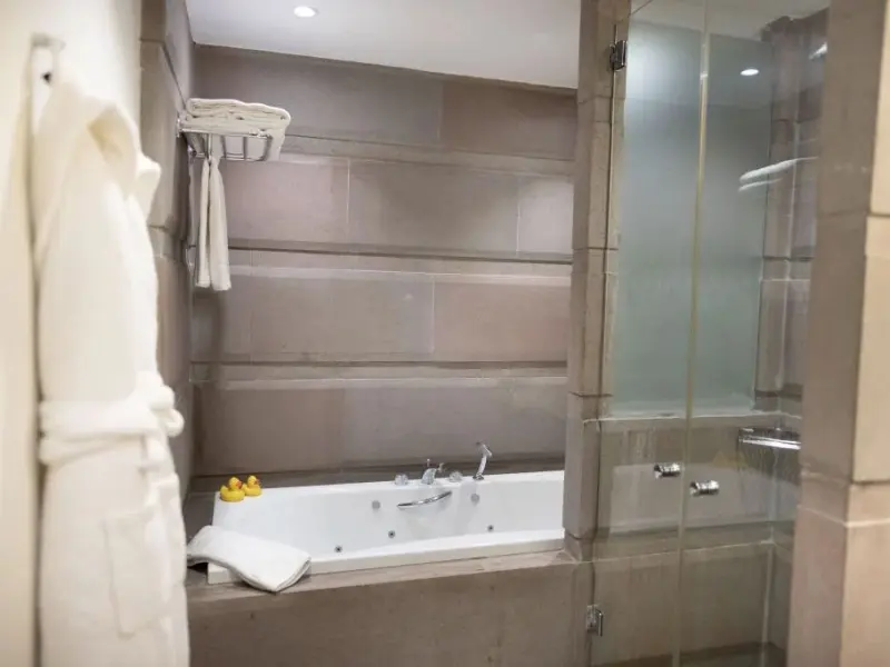 No81 Hotel 24