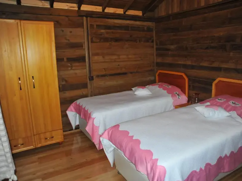 Mencuna Konaklari 26