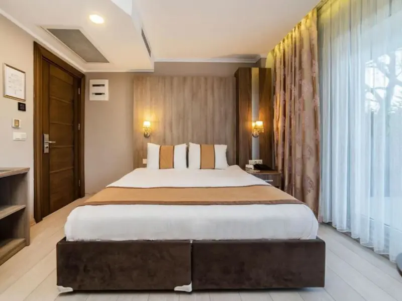 Royal Capital Hotel 12