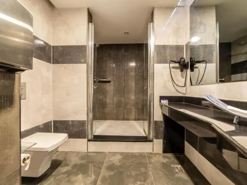 Royal Capital Hotel 36