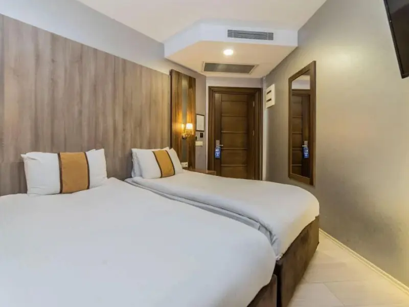 Royal Capital Hotel 8