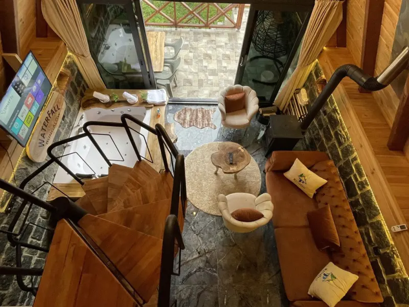 Waterfall Bungalow 17