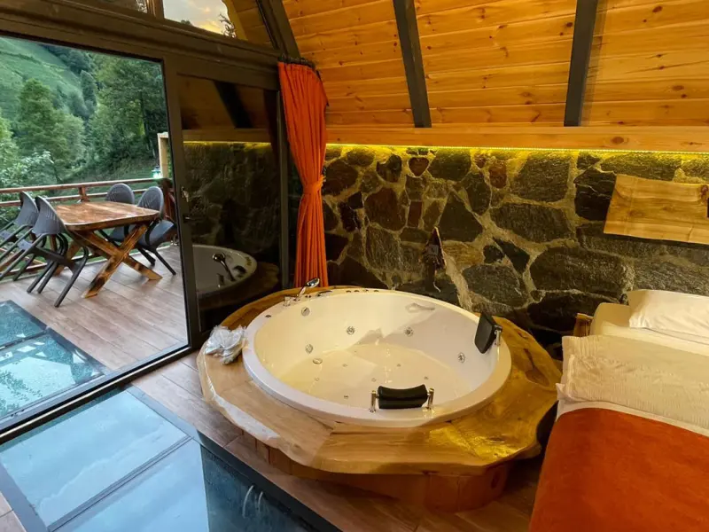 Waterfall Bungalow 6