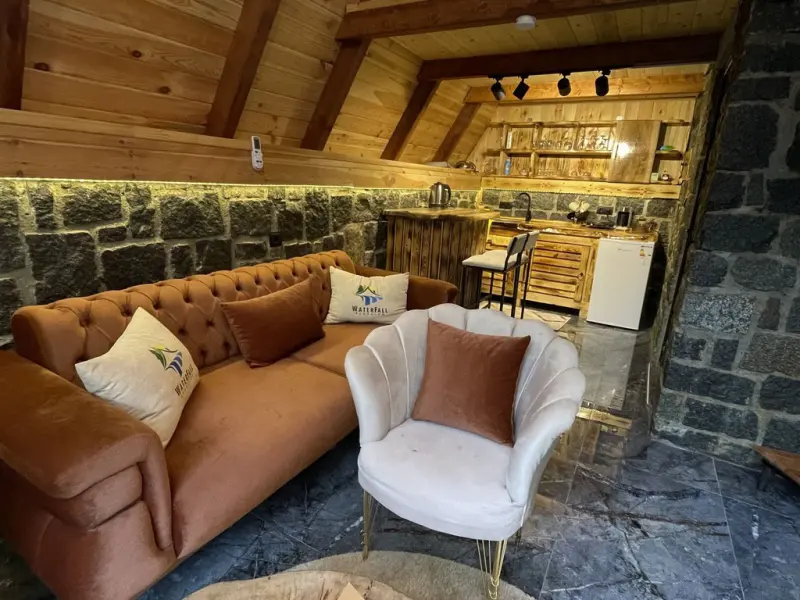 Waterfall Bungalow 9
