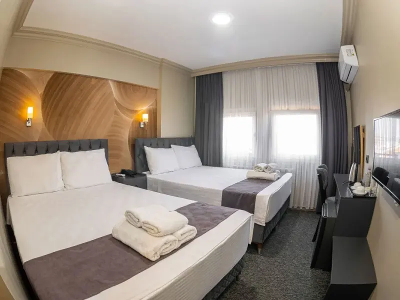 Loyal City Hotel 13