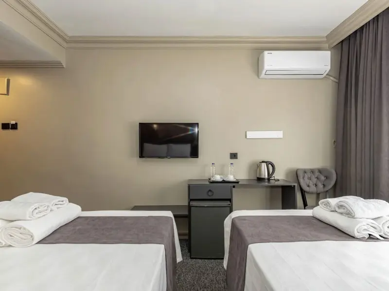 Loyal City Hotel 17