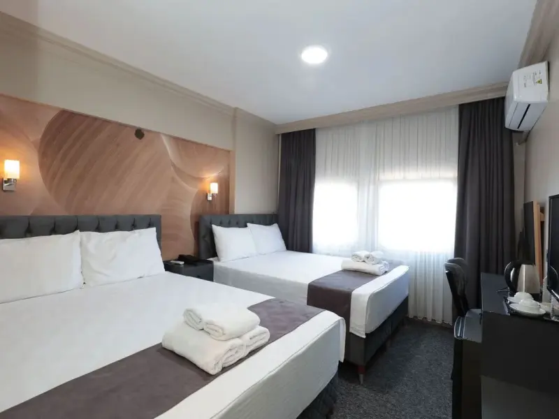 Loyal City Hotel 18