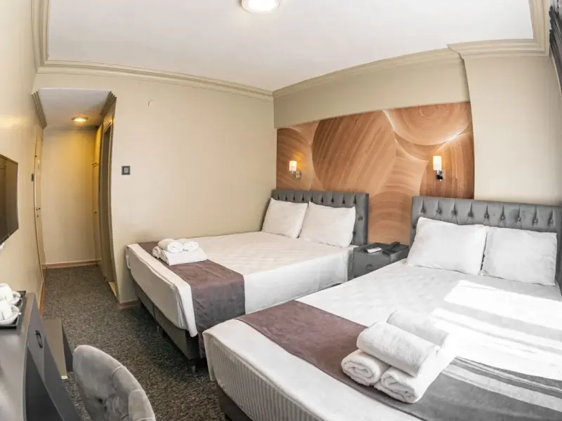 Loyal City Hotel 21
