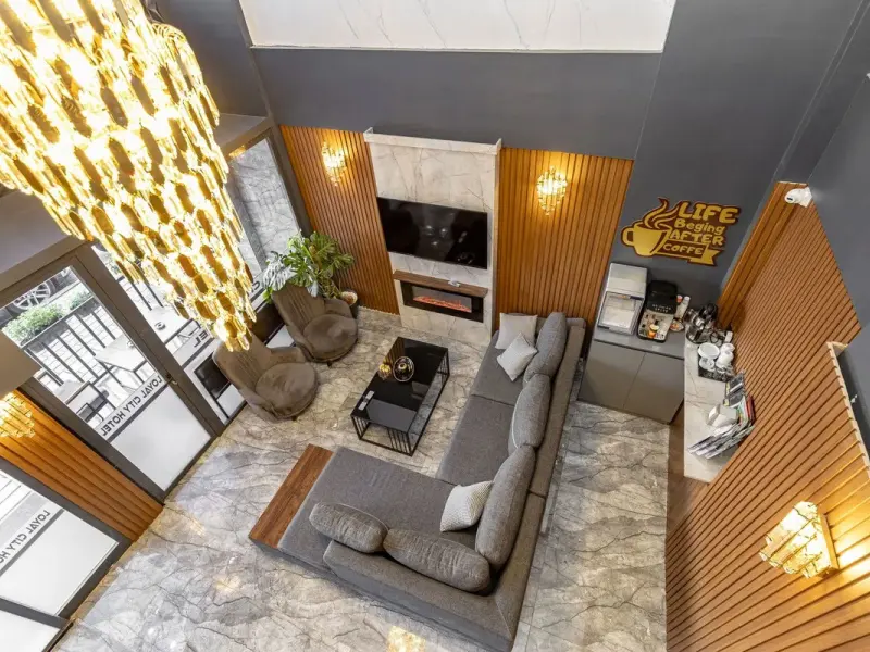 Loyal City Hotel 26