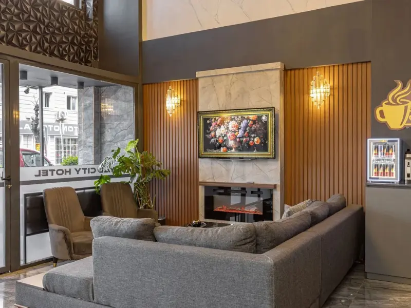 Loyal City Hotel 3