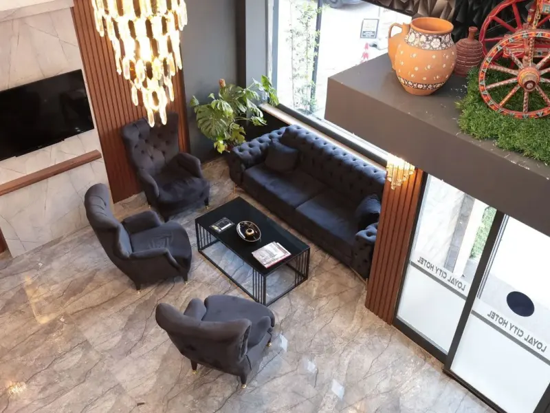 Loyal City Hotel 4