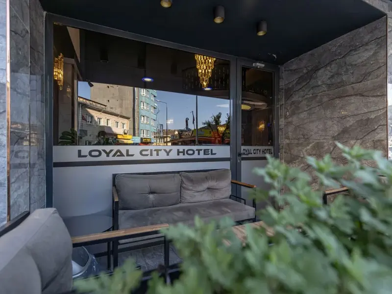 Loyal City Hotel 5