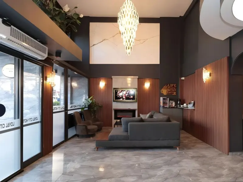 Loyal City Hotel 7