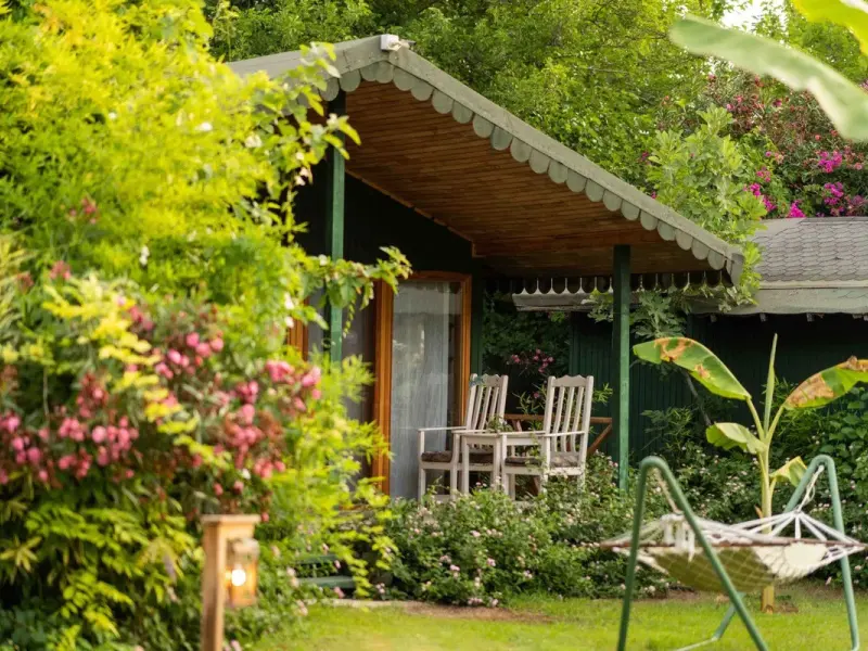 Etenna Beach Bungalows 2