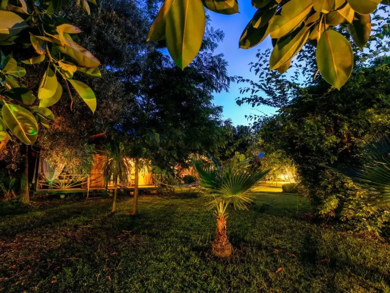 Etenna Beach Bungalows 10